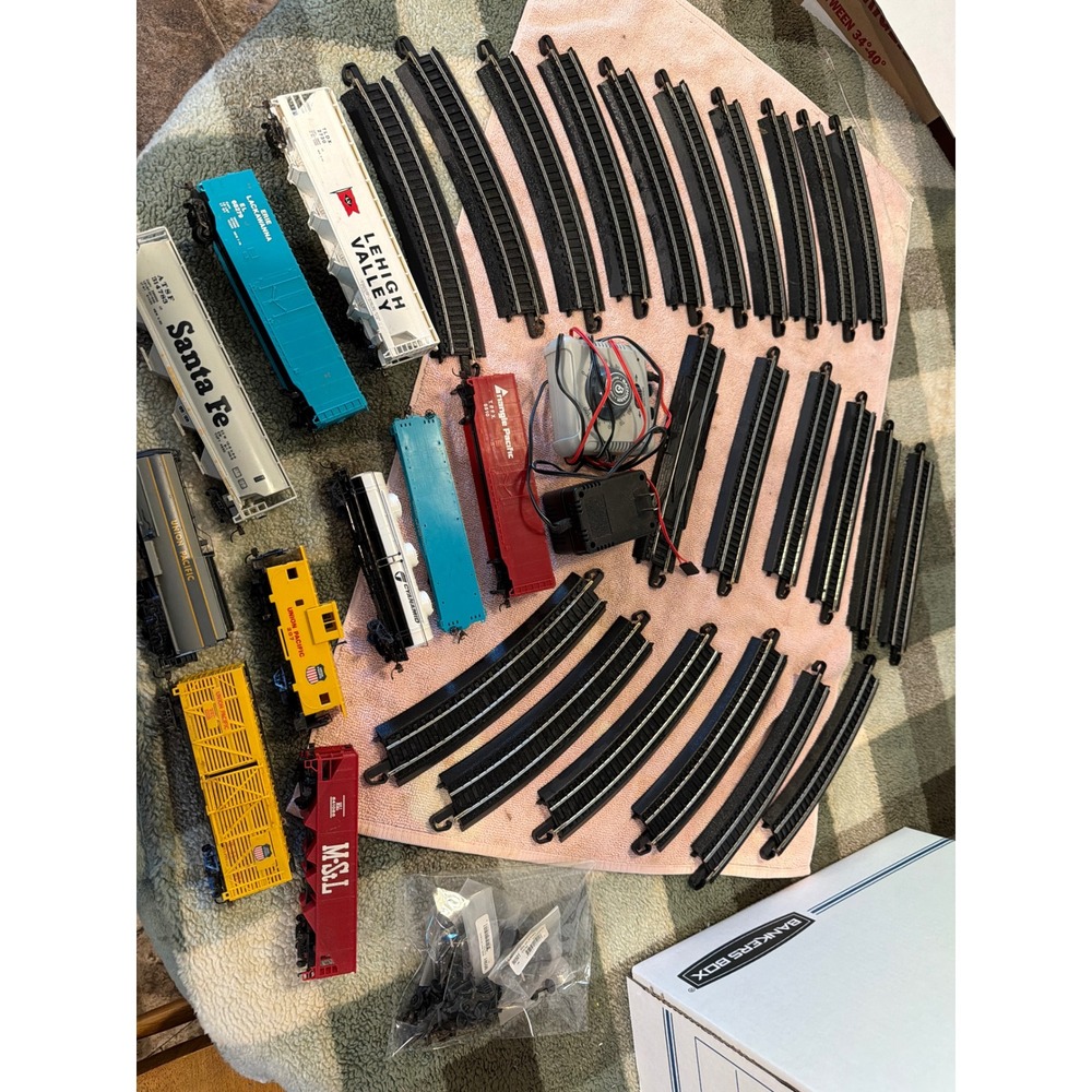 VINTAGE Bachmann HO Scale Model Train Set Union Pacific Track Power Controller